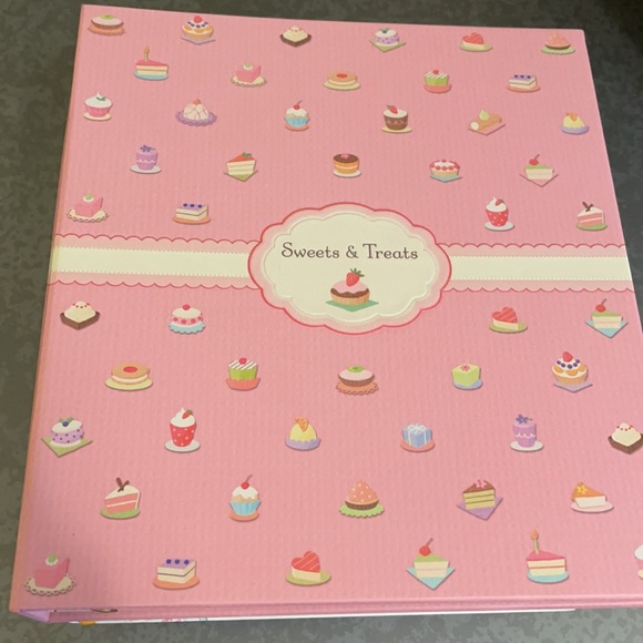 Set of Baking-Related Books 🧁 🍪 🎂 - Picture 2 of 9